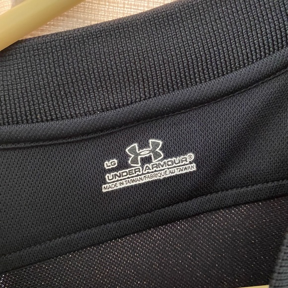 Under Armour wind breaker - Picture 2 of 2